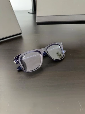 Rayban reverse wayfarer - Helt oanvända rayban reverse wayfarer. Riktigt feta. Jag säljer dem för dem inte passa mig.