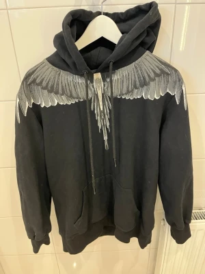 Marcelo Burlon hoodie i svart grå  - Marcelo Burlon hoodie i M