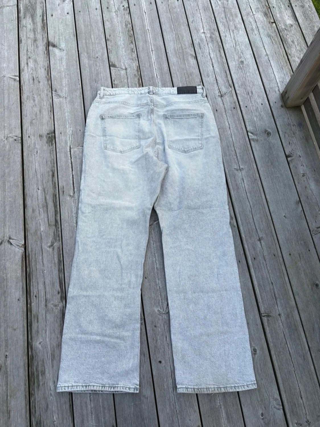 Ljusgråa raka jeans - 1