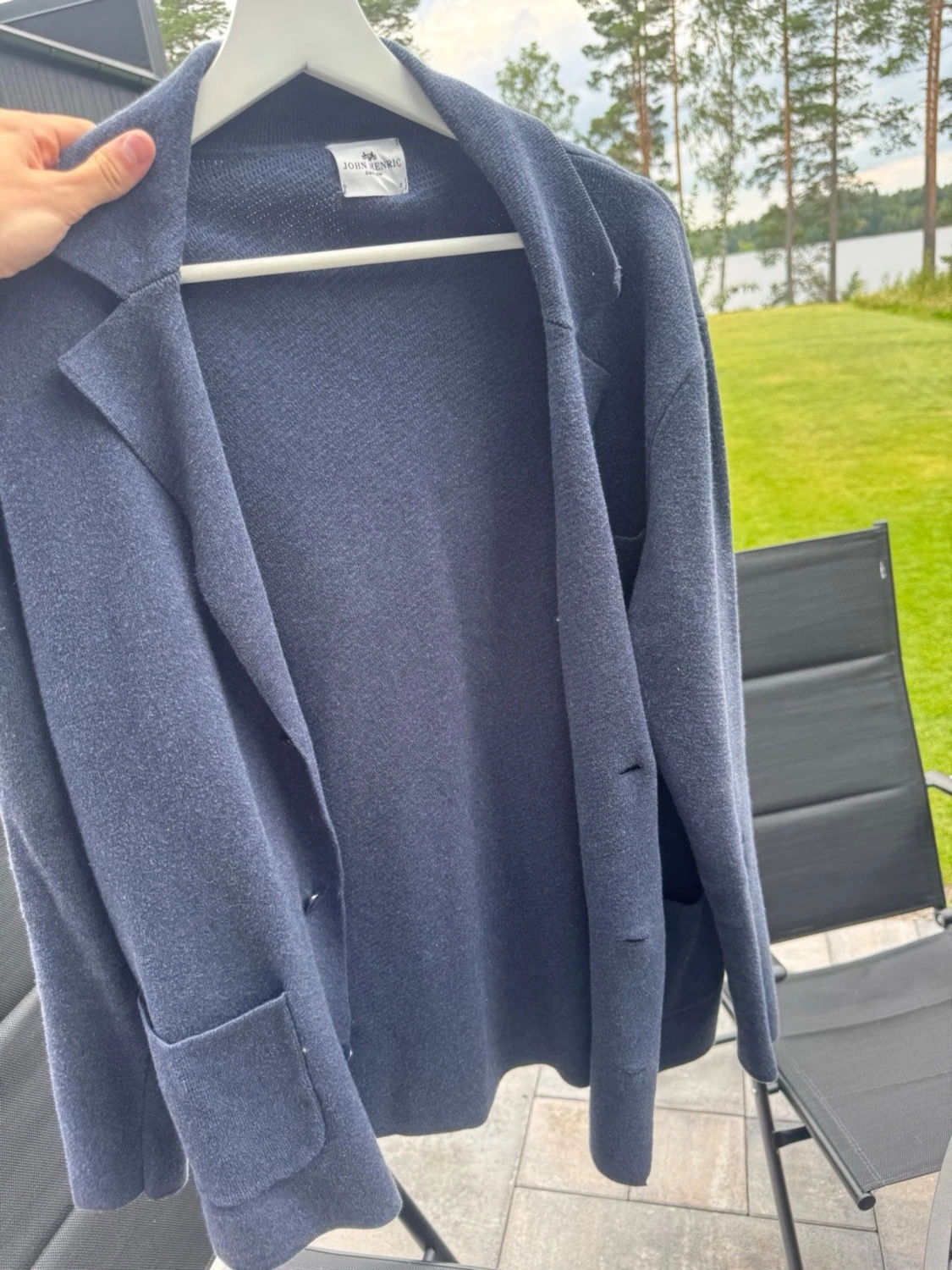 Mörkblå kavaj med fickor