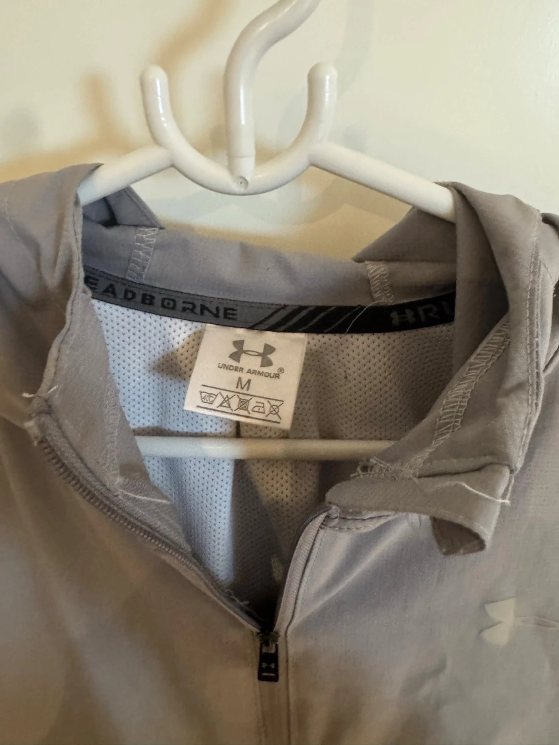 Grå vindjacka från Under Armour - 1