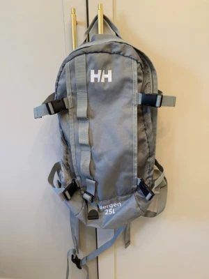 Helly Hansen Ryggsäck Bergen 25L - Ryggsäck från Helly Hansen, Bergen 25L. Fint använt skick.