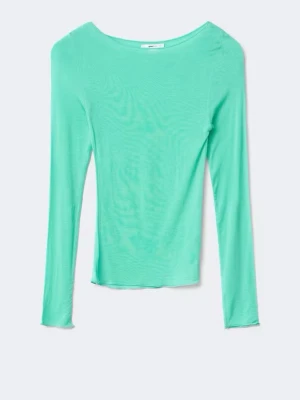 Mintgrön långärmad topp - Super fin mintgrön tröja, materialet är stretchigt och mjukt. Tröjan i sig är ganska genomskinlig skulle gämföra lite med intimissimi. Den har några defekter men de är bara att skriva så skickar jag bild!!💗