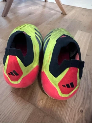 Adidas’s preditor - Väldigt bra skor storlek 42 metal dubbar