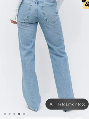 Gina jeans - Jätte fina endast använda en gång. Tyvärr försmå så kan inte ta bild med dom på