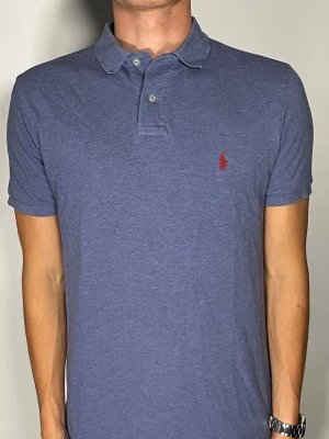 Ralph lauren pike - 👕 Plagg: Piké                                                            📏 Storlek: S                                                               🏷️ Märke/Modell: Ralph Lauren slim Fit                                   ✨ Skick: Fint skick                                                        💬 Vid frågor är det bara att skriva!                                                                                          🛍️ Gramenti