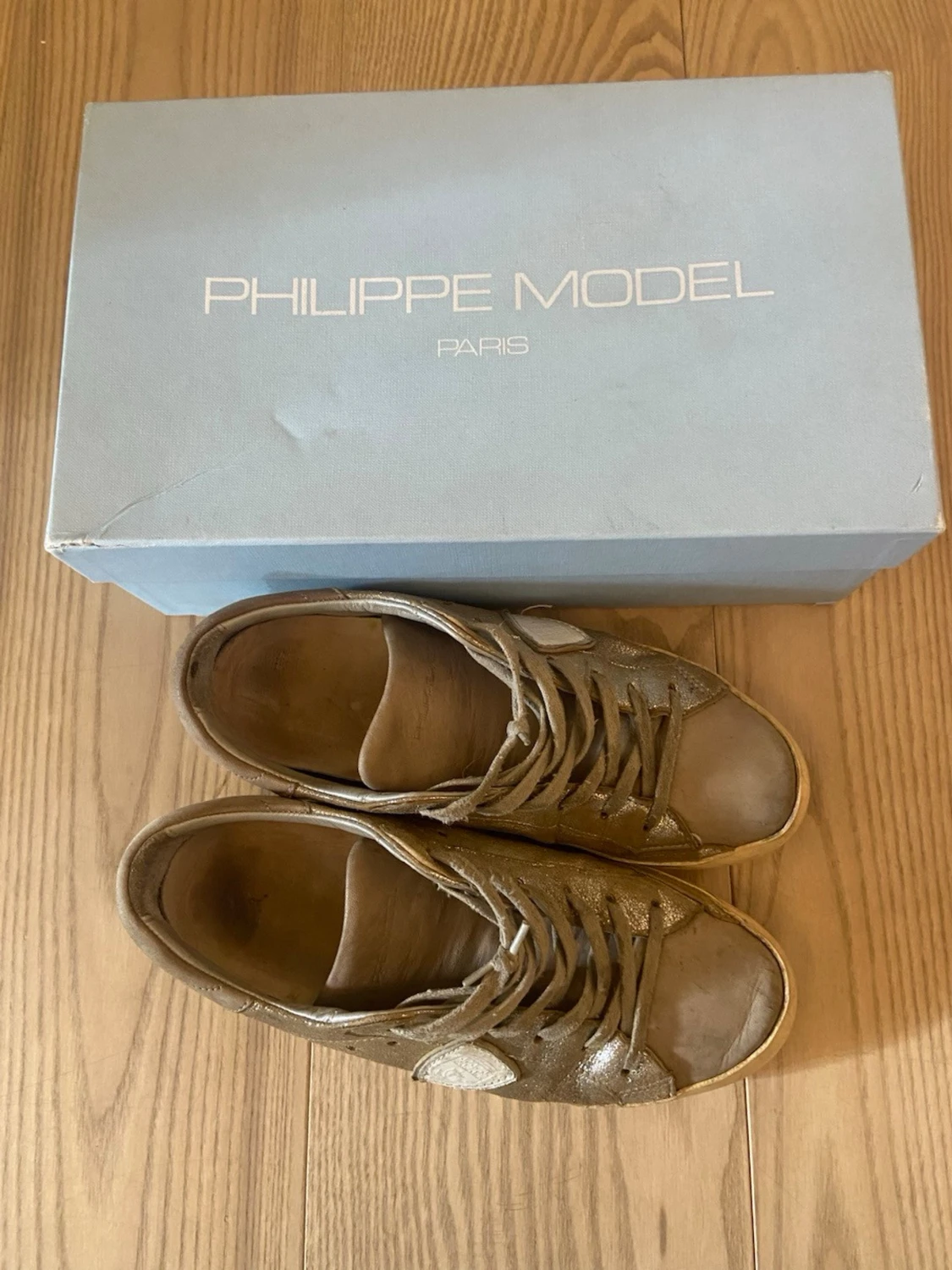 Guldglittriga sneakers Philippe Model - 1