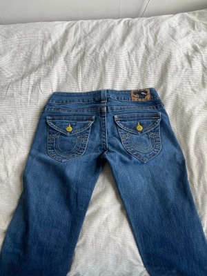 Vintage true religion jeans  - Vintage true religion jeans med coola fickor! 💕 storlek 28