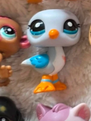 Littlest pet shop - Littlest pet shop Authentic fågel #63. Skriv till mig privat för fler bilder. Skick som på bilden. Kolla gärna in min profil för bundle😊💕