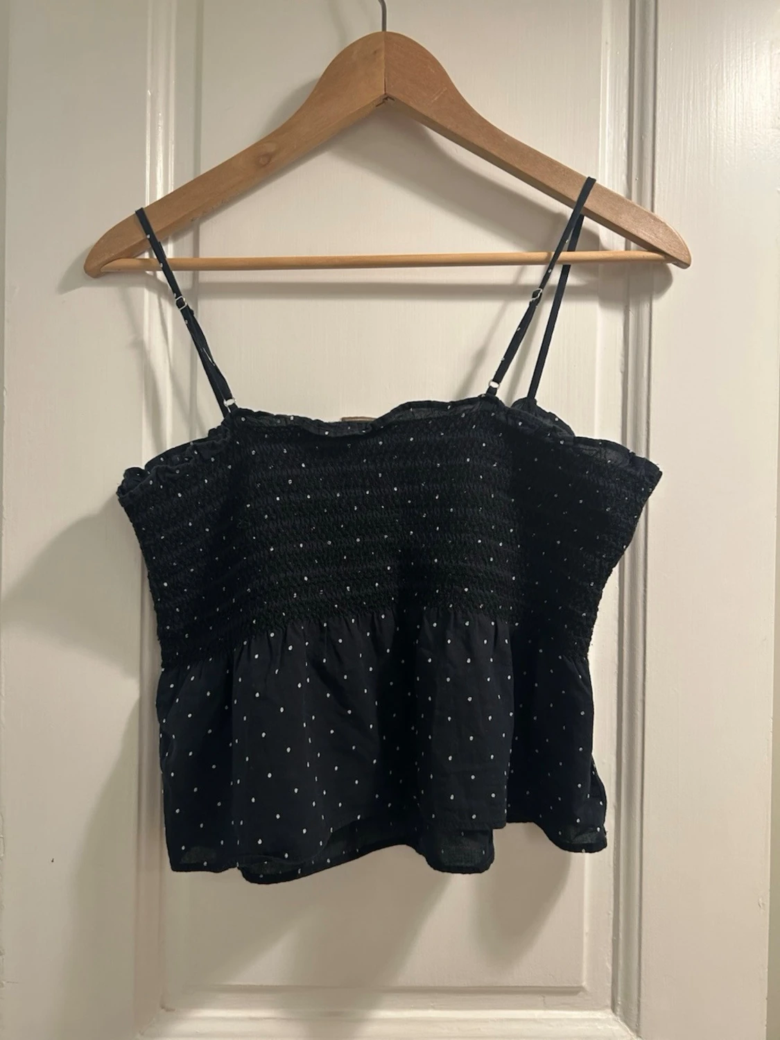 Svart smockad topp med prickar H&M - 2