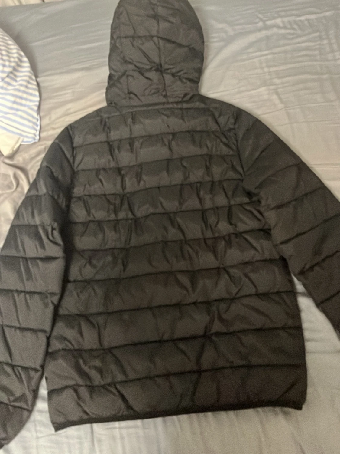 Svart lyle and scott pufferjacka med huva - 4