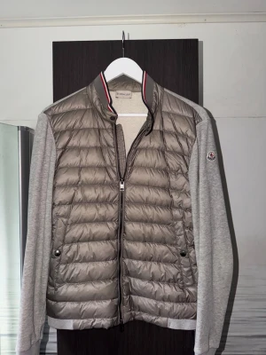 Moncler Cardigan - Moncler Cardigan, Storlek M passar S/M, fint skick