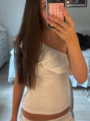 Jättegullig topp från Molo 💓 - Använd endast antal gånger storlek 146/152 passar XS! inga defekter alls 💓