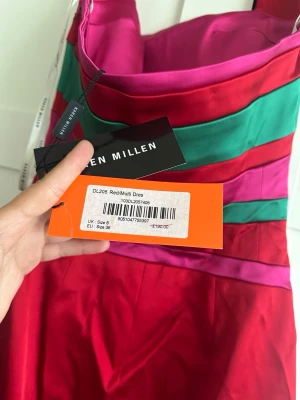 Karen Millen - Bodycon klänning - Klänning från Karen Millen, i storlek S (passar även XS). Med prislapp kvar🎨