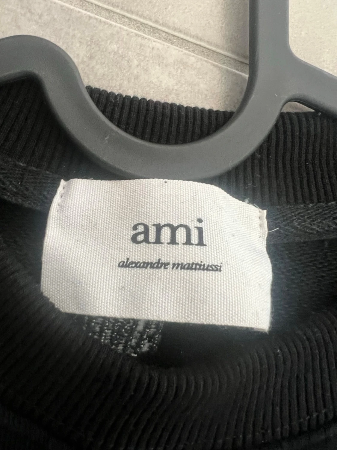 Svart sweatshirt och blå t-shirt Ami - 4