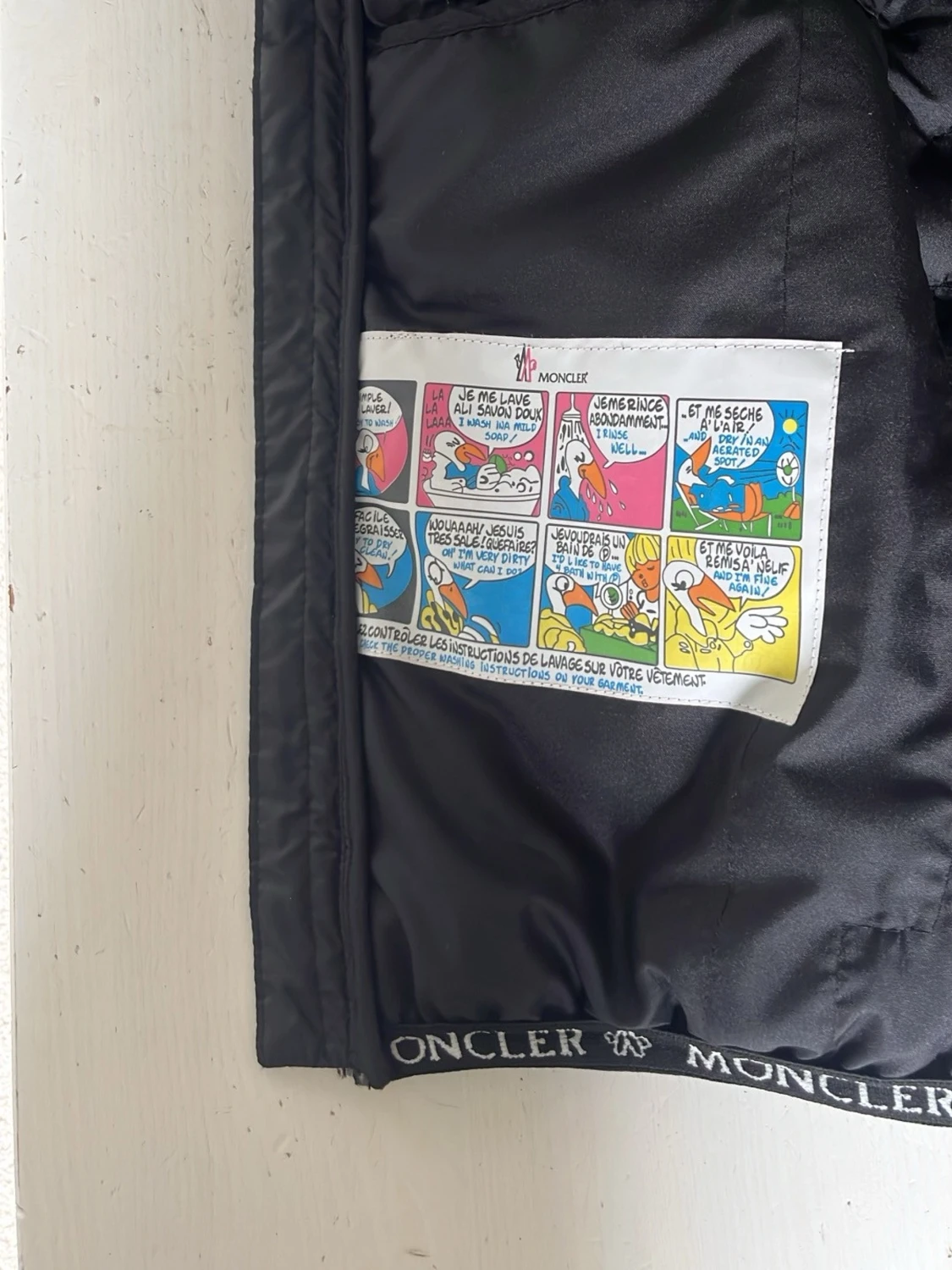 Svart dunväst från Moncler - 2