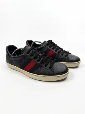 Gucci Ace Skor  - Gucci Ace Supreme Sneakers | Storlek 41,5 / UK 7,5 | Skick 8,5/10 | Nypris ca 7300kr | 100% autentiska |