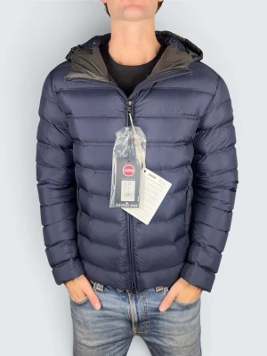 Colmar Jacka (NY) - Skick: 10/10, aldrig använd. | Ingår: Allt OG. | Nypris: +- 5500 kr. | Storleken är 50. Modellen är 183cm lång. | Givetvis äkta! Hör av er vid frågor!