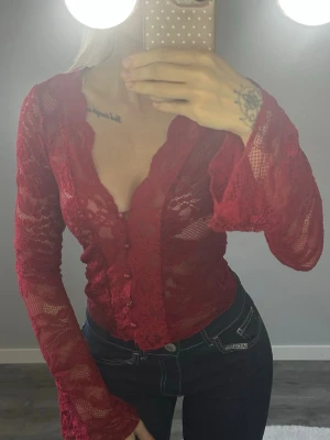 Shein - Röd spets topp från shein som inte har kommit till användning💕