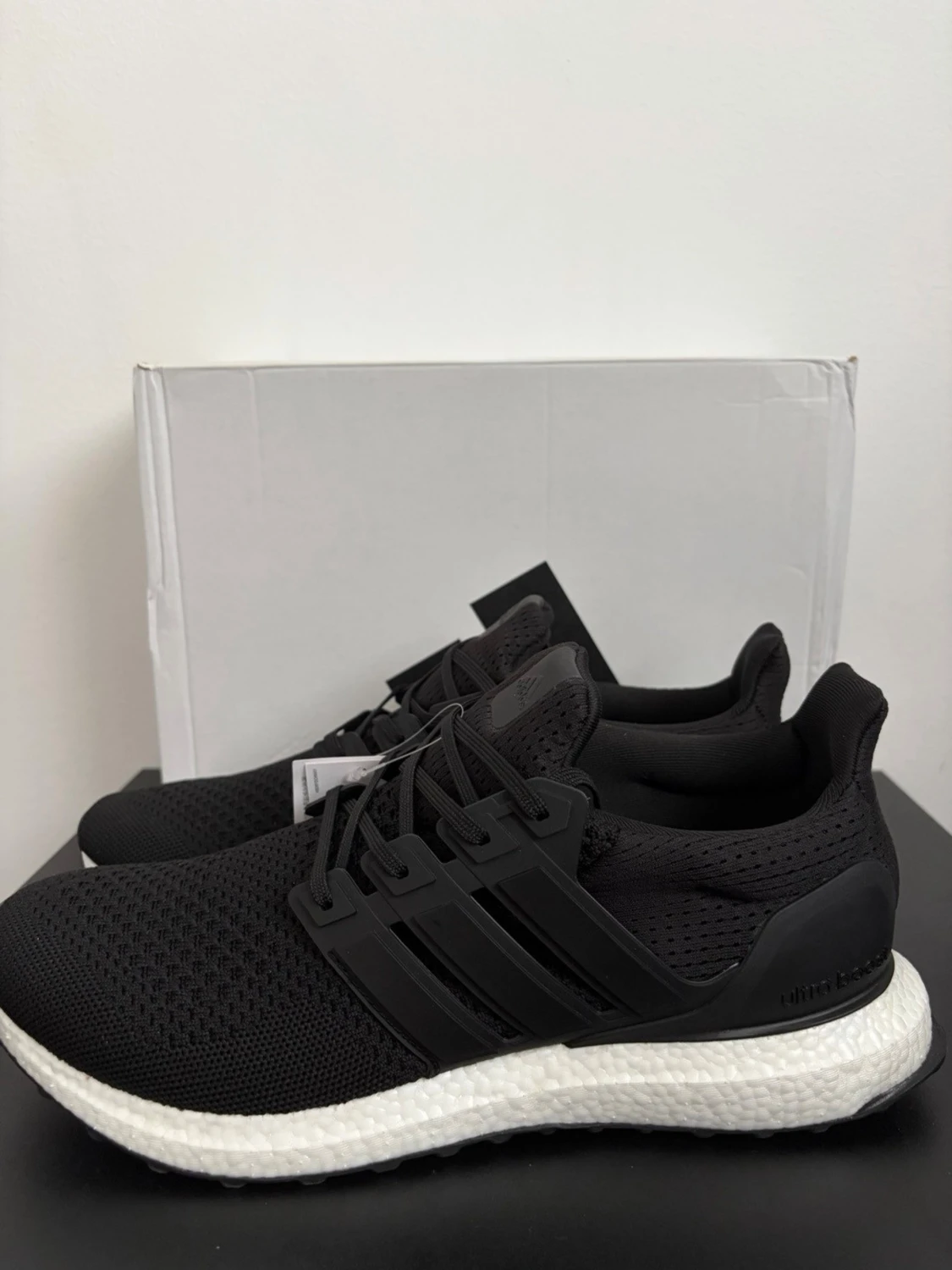 Svarta Adidas Ultraboost sneakers - 4