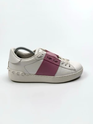 Valentino Open Skor - Valentino Garavani Open Sneakers | Storlek 36,5 | Skick 9/10 | Nypris ca 7 700 kr | 100% autentiska |