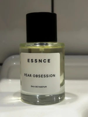 ESSNCE Pear Obsession parfym - Fräsch parfym från ESSNCE med doft av päron. F