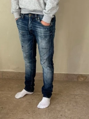 Jack & Jones jeans - Säljer ett par Jack & Jones jeans | modell: slim Glenn | storlek W:29 L 32 | fint skick inga hål | hör av er om ni har några funderingar  