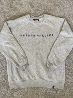 Grå sweatshirt från Denim Project - Storlek M| skick 10/10 