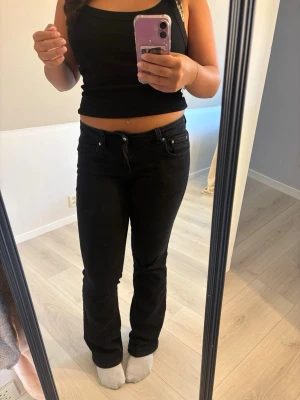Jeans  - Säljer dessa jeans från Gina Använda fåtal gånger 