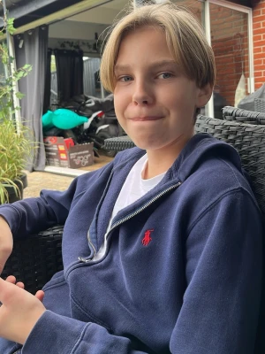 2 busiga ungar till salu! - Säljer dessa ungar för dom är störiga och smutsar ner huset. Passa in och lägg pris!