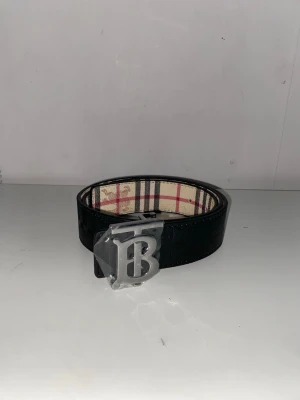 Silver Burbǝrry bälte - Silver burbǝrry bälte