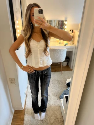Vintage pepe jeans - Gråa vintage jeans från pepe jeans! Älskar dessa men inte använt så mycket på senaste och blivit för stor 💕Inge defekter, sitter som en S