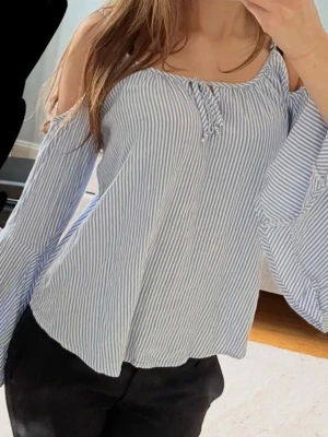 Hollister tröja  - Offshoulder tröja från Hollister 