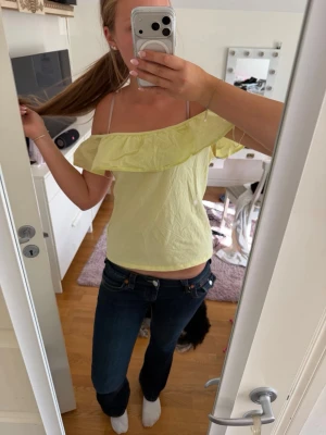 Super söt volang fest topp - Aldrig använd!❤️Skickar snabbt. Super söt topp som funkar till allt 