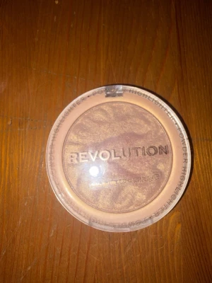 Highlighter ifrån revolution - Använd fåtal gånger