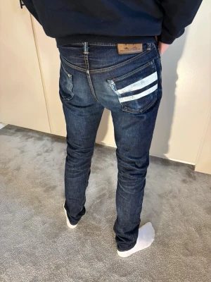 Momotaro Selvedge Jeans - Storlek: w30 || Skick: Mycket bra, har slitningar o fades men inga defekter alls. || Nypris: Ca 6000kr || Liknande produkter på profilen 🎉