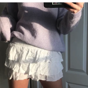 Vit volang kjol - SÅLD!