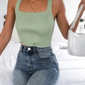 Linne - INTRESSEKOLL på detta superfina pastelgröna linne från outfitbook✨ Verkligen perfekt till sommaren. Skulle säga att det passar alla från s-L då det är väldigt stretchigt💗 Skriv om du vill ha frågor eller fler bilder! Många intresserade så buda, höj med minst 10 kr! Eller köp direkt för 250 kr💗 Budgivning avslutas fredag 18/3. Högsta bud: 230kr