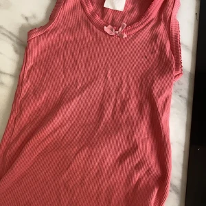rosa linne - vintage rosa linne 30kr kunden står för frakten storlek 134