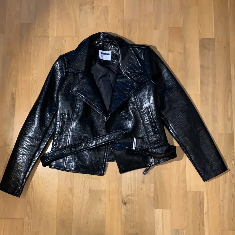 Noisy May leather jacket size small 🖤🔥. Jackor.