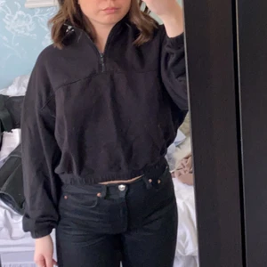 Zipup hoodie från Weekday! - Så snygg hoodie från Weekday! Sparsamt använd utan några defekter 💖