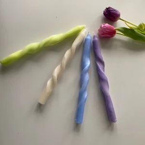 TWISTADE LJUS - Vi är tre tjejer som har ett uf företag som gör twistade ljus. Hör av er om ni vill köpa