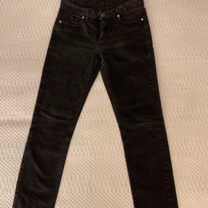 365 Sunshine Jeans - Välanvända men i fint skick. Raka i modellen och lågmidjade/normal. Köparen står för eventuell frakt.