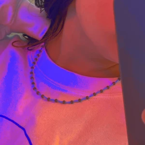 halsband &armband - Hej! Tänkte kolla om ni är intresserade av handgjorda pärlshalsband och armband🤎                                                           Köparen bestämmer färger, mönster och längd!! hur snyggt som helst nu mot sommartider;)                                                  Halsband: 40 kr Armband:30 kr                     Frakt ingår INTE  Hör av er vid intresse!! 