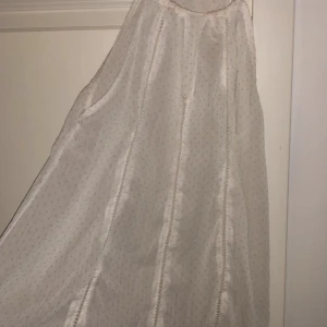 Vit top - Vit jättefin genomskilnig top 