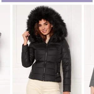 Svart rockandblue jacka - Svart rockandblue jacka med svart fejk päls, strl 34, säljer pågrund av att jag köpte en ny jacka annars var den varsamt använd! 