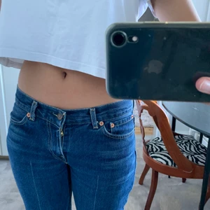 Lågmidjade Levis Jeans - Så snygga lågmidjade Levis jeans som tyvärr inte kommer till användning. 