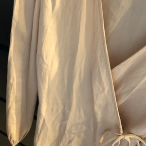 Satin blus  - Fin blus i satin storlek xs