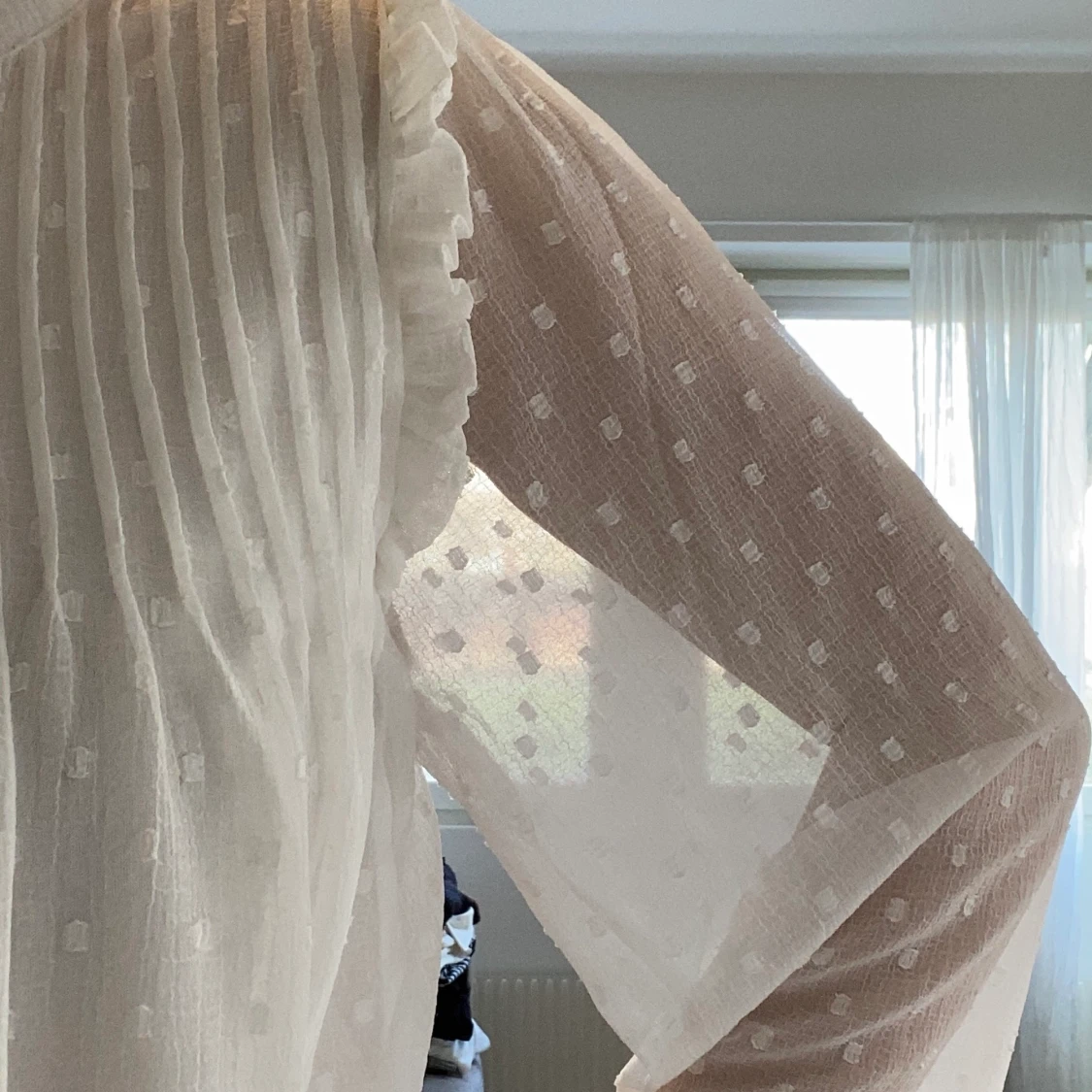 Oanvänd vit klänning/studentklänning  - 91