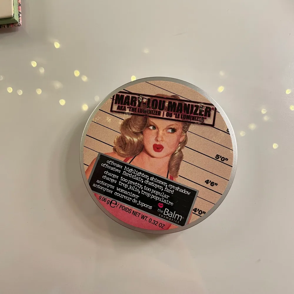 Oanvänd highlighter från the balm . Skönhet.